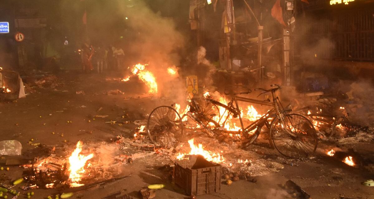 ‘It Is True That The Court Cannot Come To A Conclusion Based On Press Reports, Nevertheless The Investigation Has To Proceed To Ascertain The Exact Cause Of Such Large-Scale Rioting’ : Calcutta HC